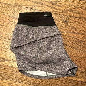 Grey lulu hottie hot shorts 2.5 length!
